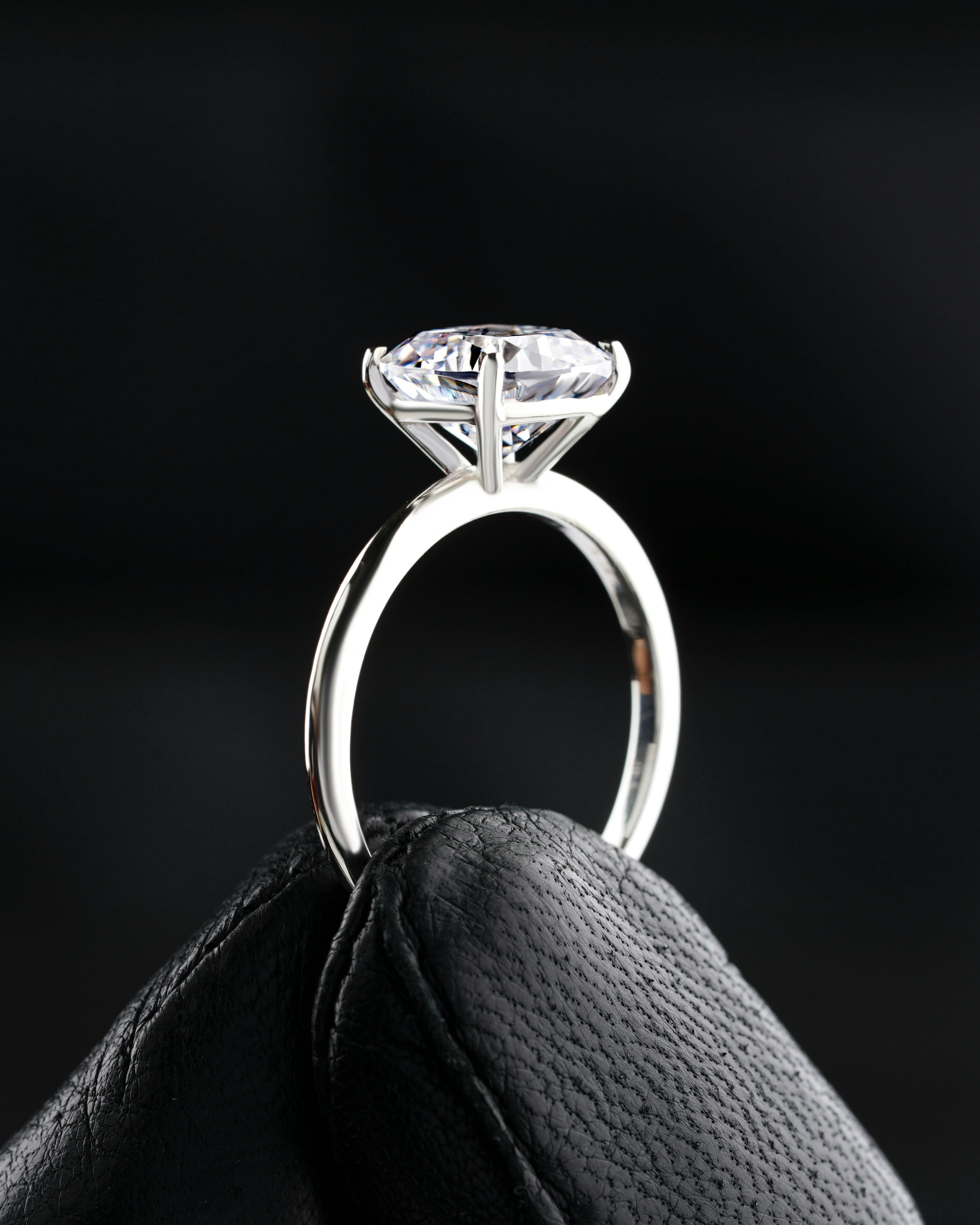 What is the meaning of rings on fingers