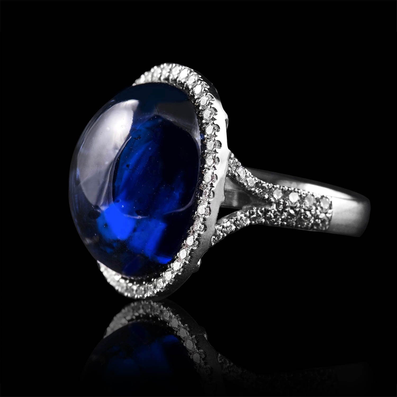Halo, Platinum Sapphire Caboucon Cosmo Oval