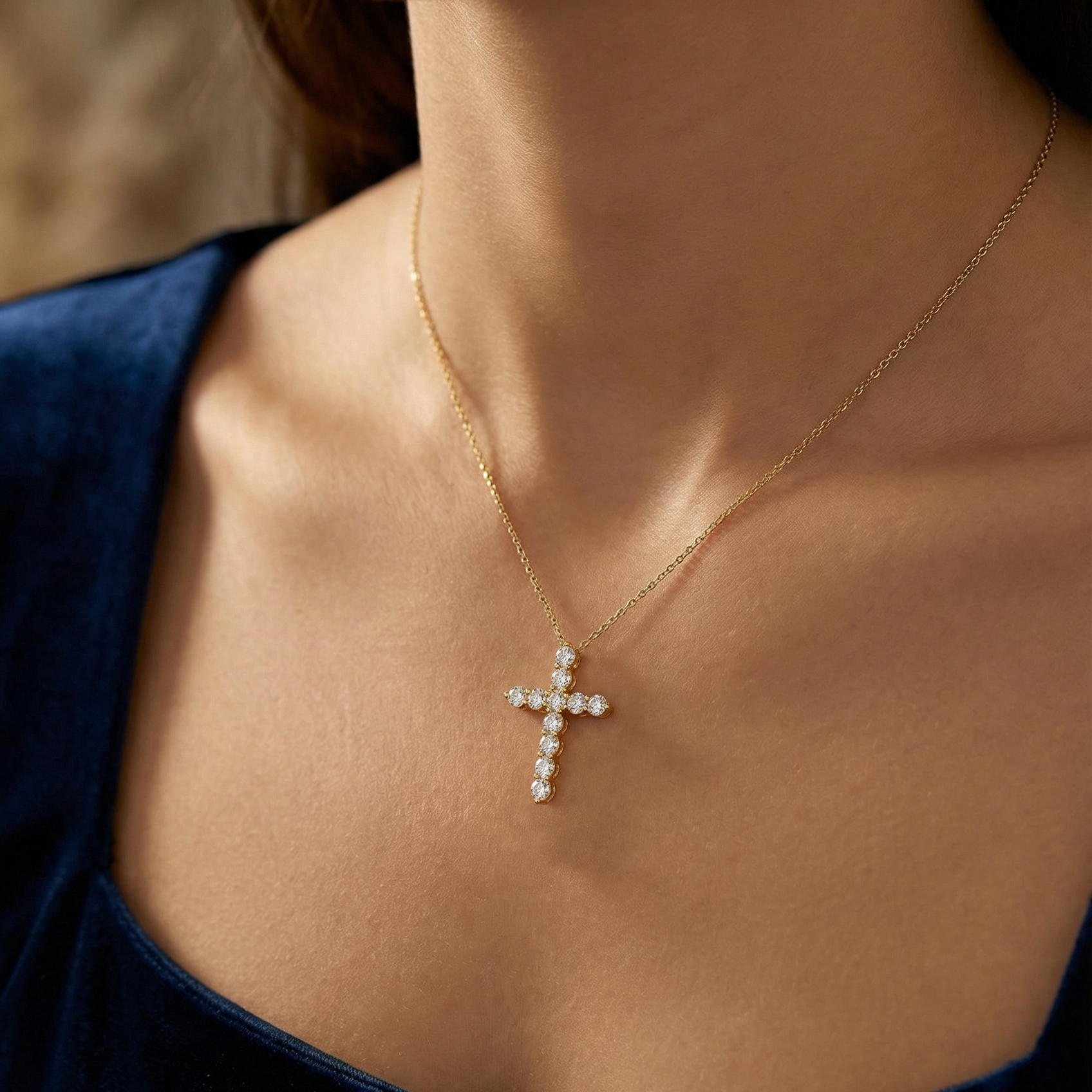 The Moon Ocean Pendant in 18ct Yellow Gold with Round Centre Stone Alternate shot 5