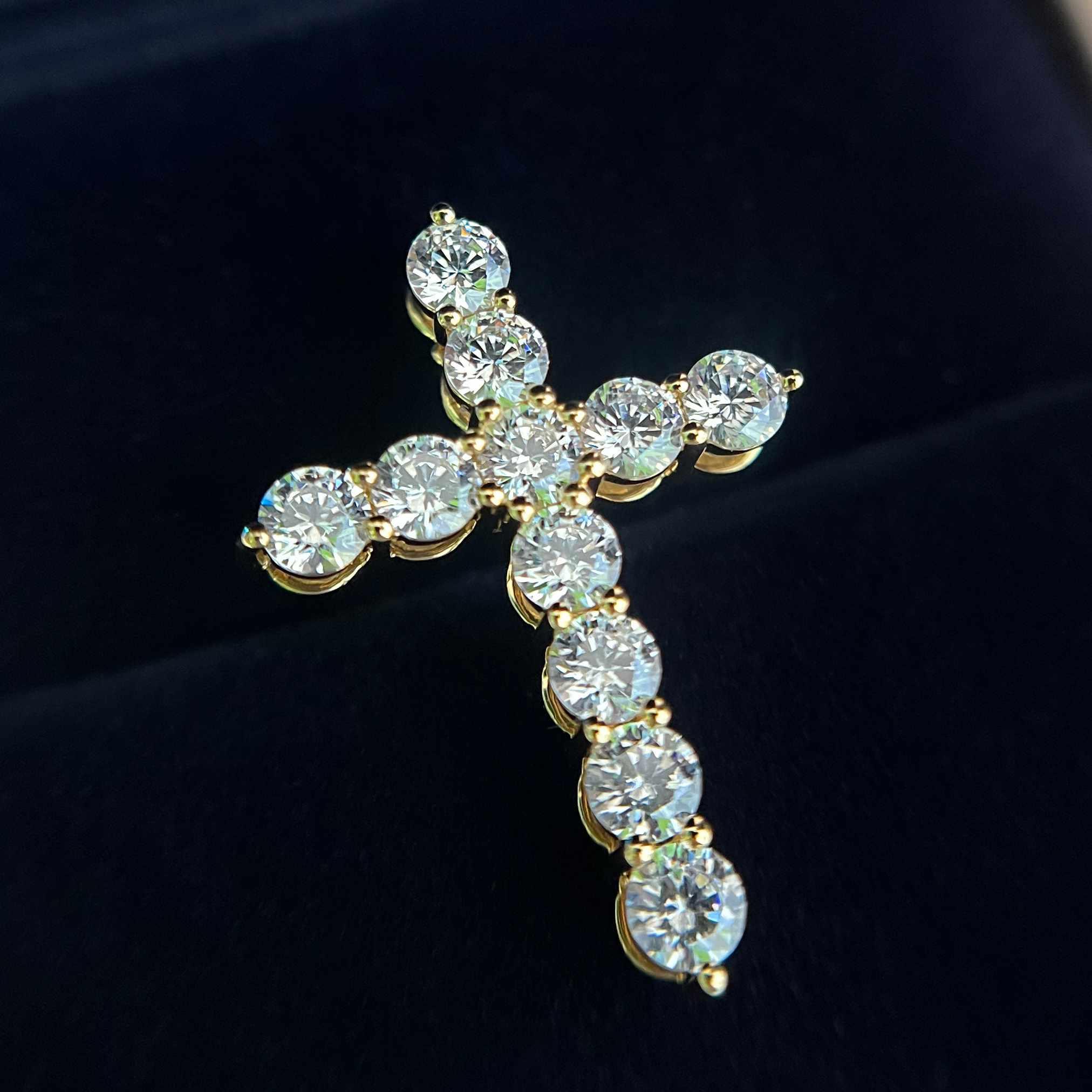 The Moon Ocean Pendant in 18ct Yellow Gold with Round Centre Stone Alternate shot 5