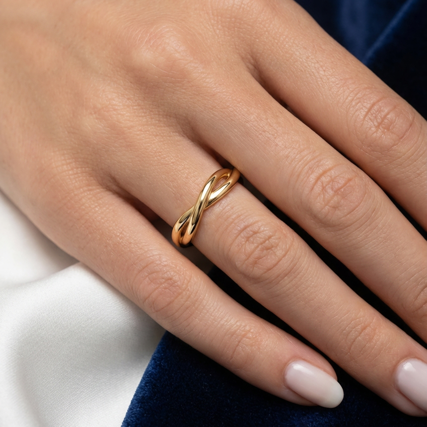 Etheral Wedding Ring in 18ct Yellow Gold Alternate shot 5
